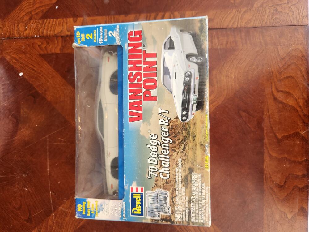 Revell Monogram Vanishing Point 1970 Dodge Challenger R/T Model Kit 1:25 NIB